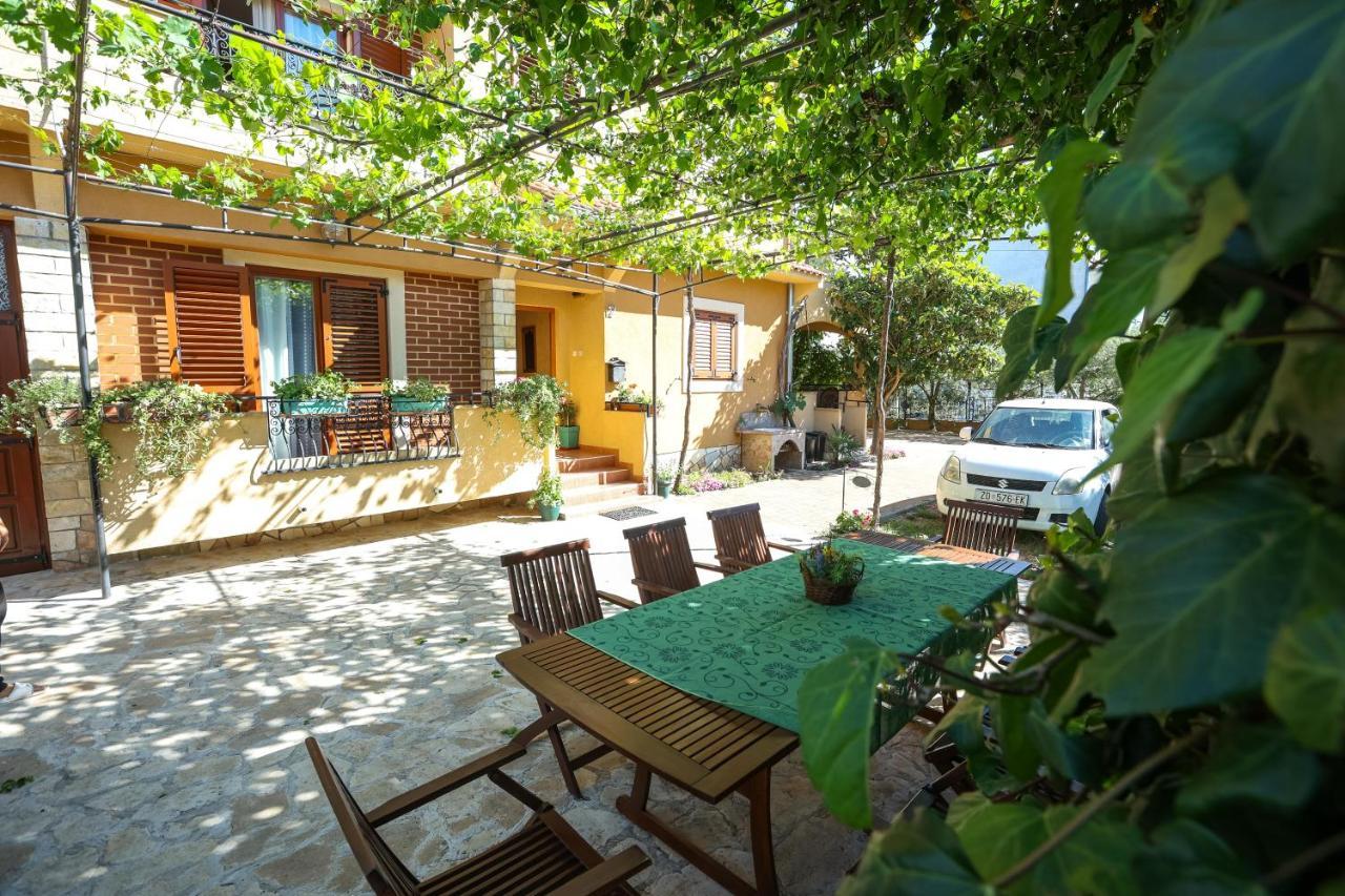 Apartments And Rooms Sinka Biograd Na Moru Dış mekan fotoğraf