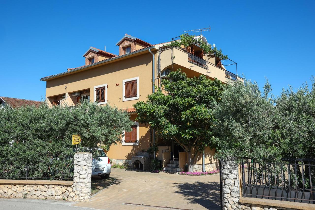 Apartments And Rooms Sinka Biograd Na Moru Dış mekan fotoğraf