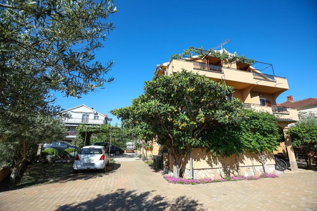 Apartments And Rooms Sinka Biograd Na Moru Dış mekan fotoğraf