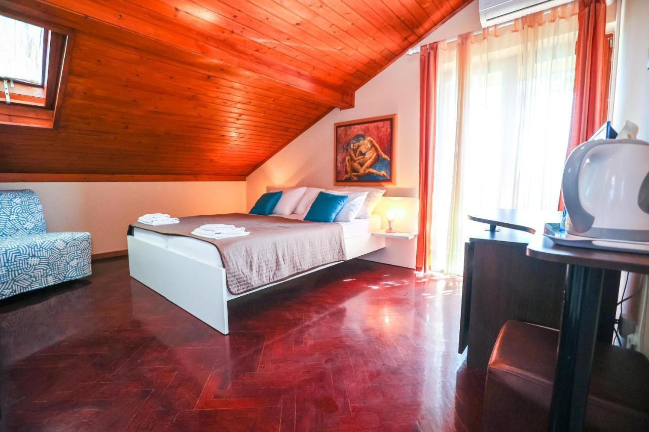 Apartments And Rooms Sinka Biograd Na Moru Dış mekan fotoğraf