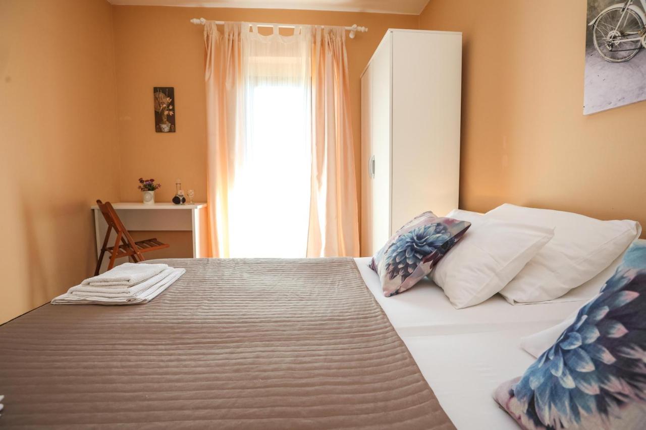 Apartments And Rooms Sinka Biograd Na Moru Dış mekan fotoğraf