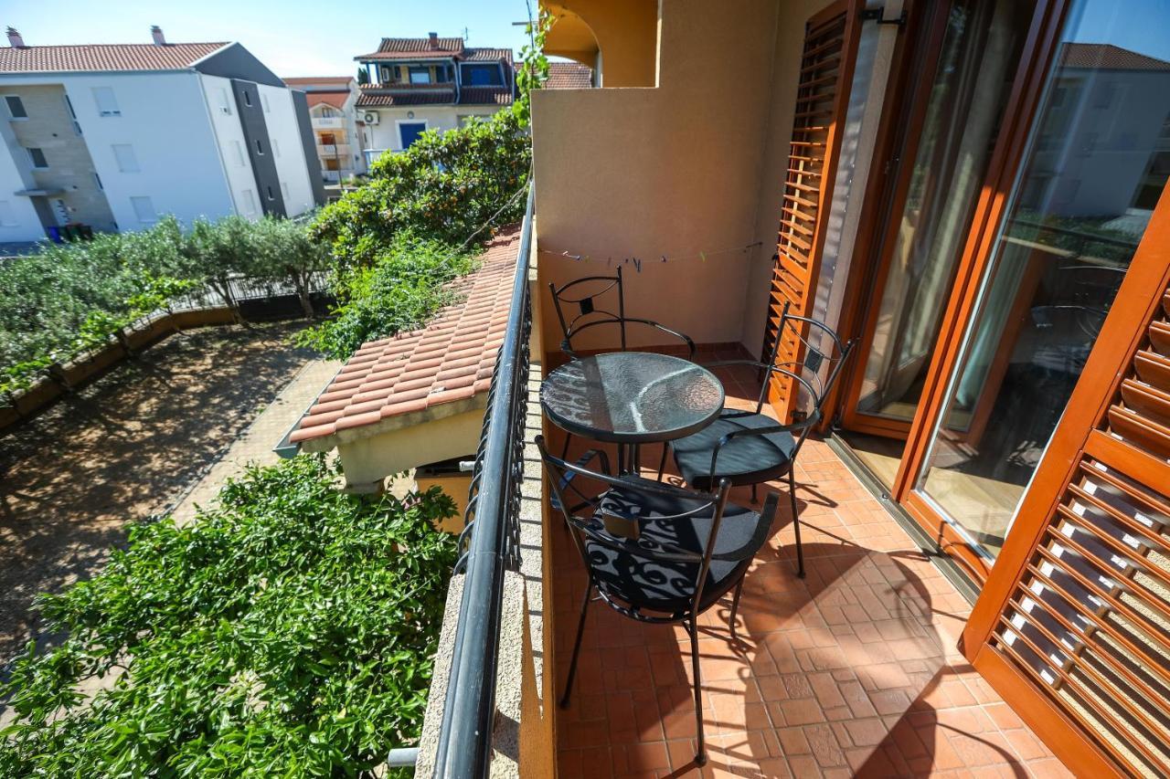 Apartments And Rooms Sinka Biograd Na Moru Dış mekan fotoğraf