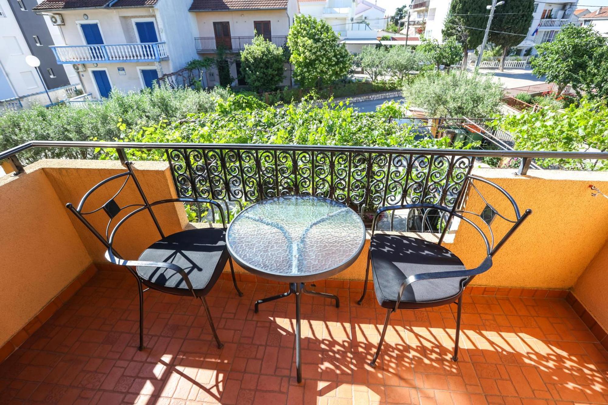Apartments And Rooms Sinka Biograd Na Moru Dış mekan fotoğraf