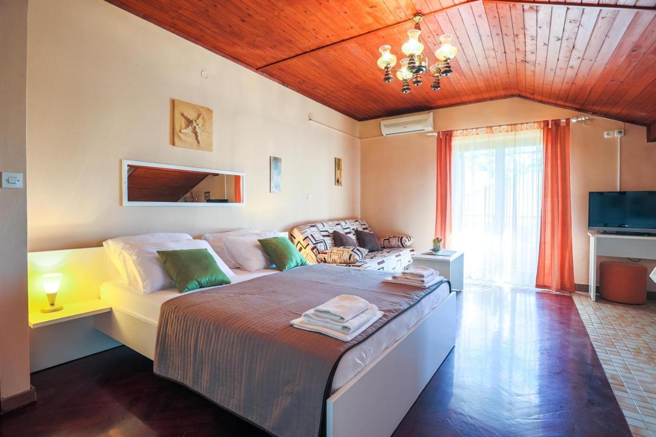 Apartments And Rooms Sinka Biograd Na Moru Dış mekan fotoğraf
