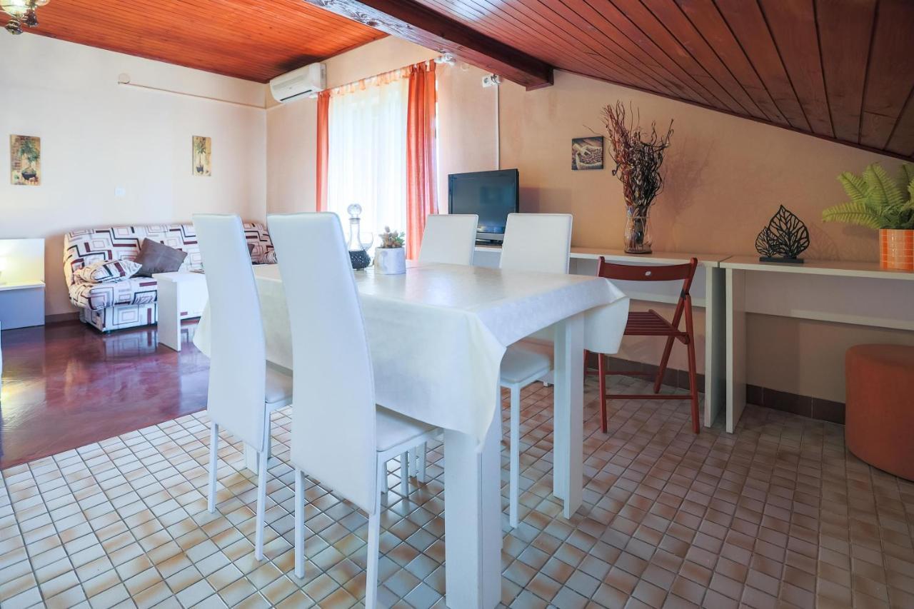 Apartments And Rooms Sinka Biograd Na Moru Dış mekan fotoğraf