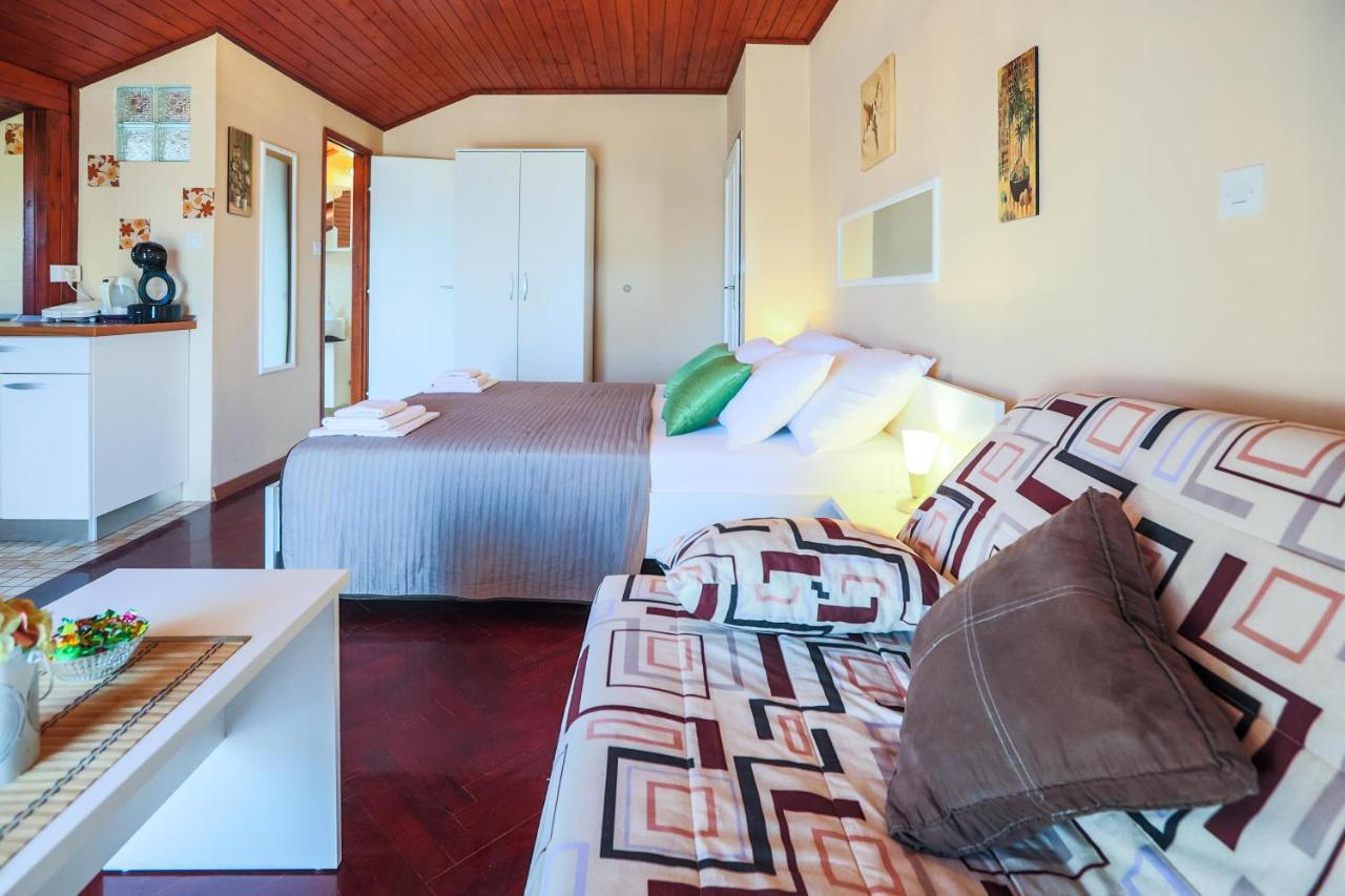 Apartments And Rooms Sinka Biograd Na Moru Dış mekan fotoğraf