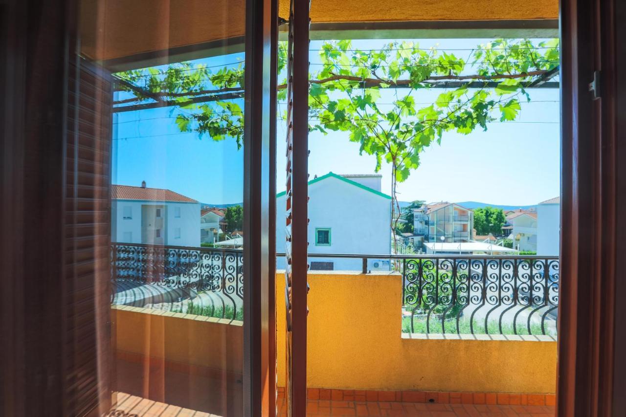 Apartments And Rooms Sinka Biograd Na Moru Dış mekan fotoğraf